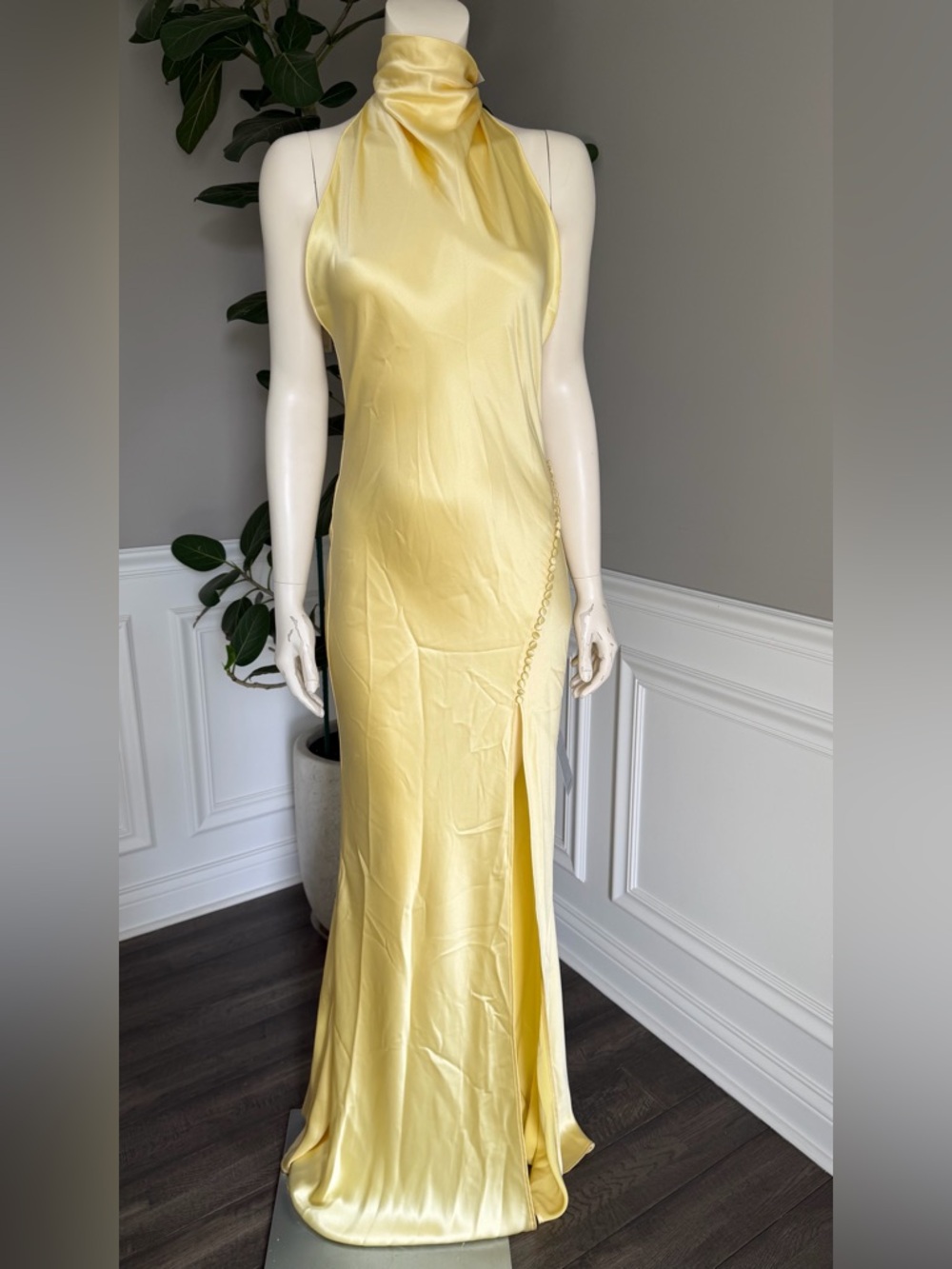 SAU LEE Penelope High-Neck Open-Back Satin Maxi Dress Yellow Halter Sz 6 595$ - Picture 9 of 16
